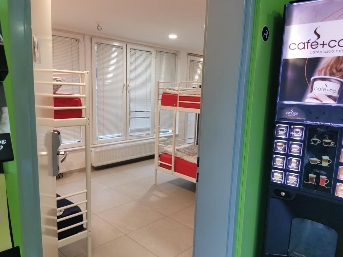 Simbol With Free Private Parking Hostal *